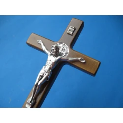 Krzyż drewniany Świętego Benedykta 17,5 cm